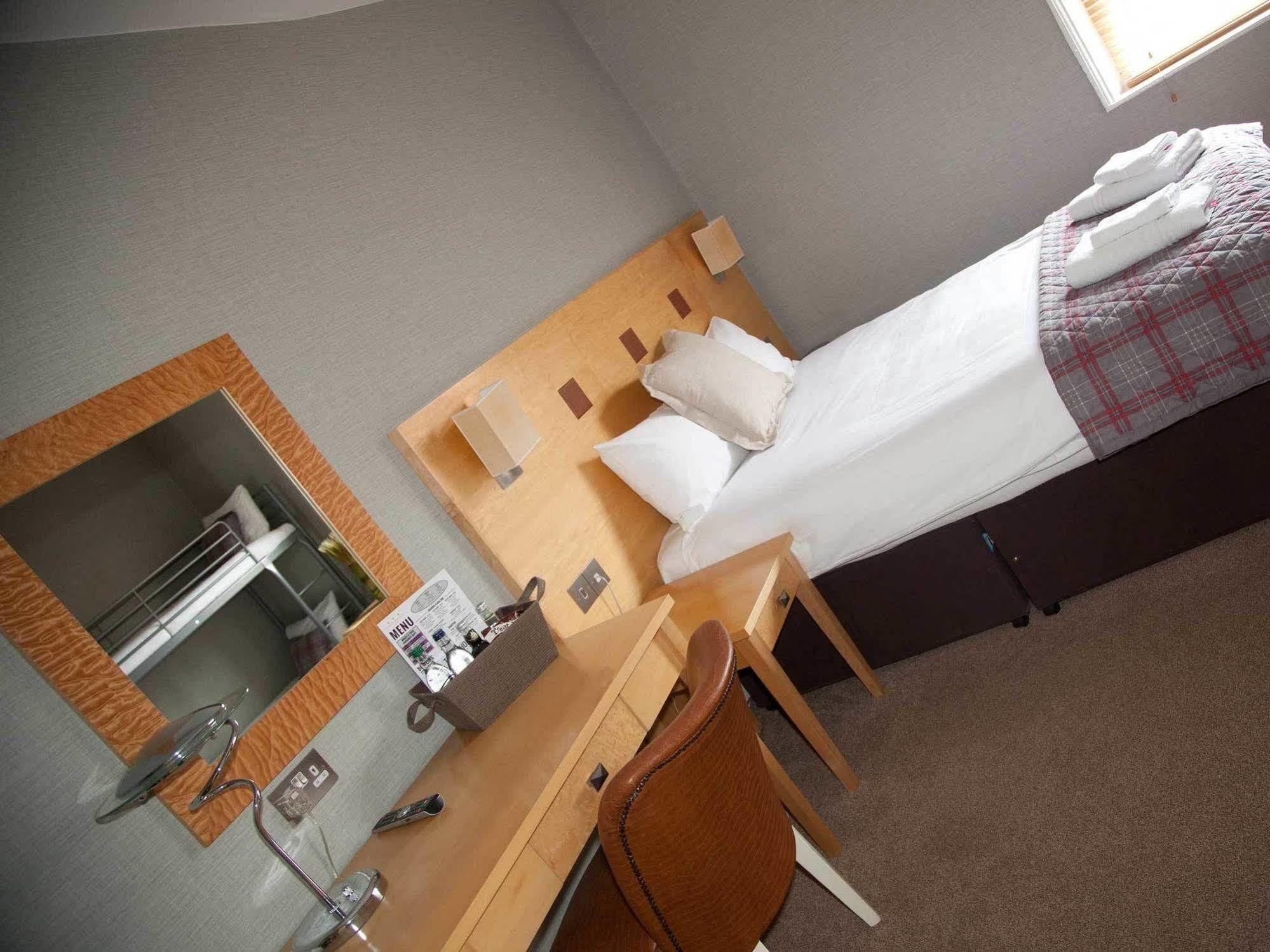 The Warwick Arms Hotel Eksteriør billede