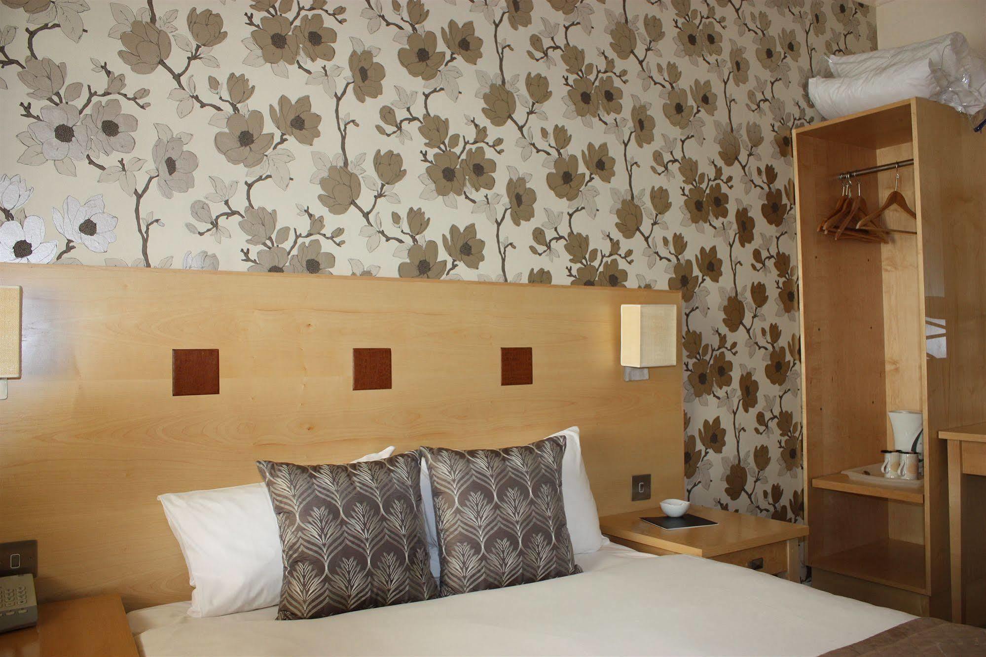 The Warwick Arms Hotel Eksteriør billede